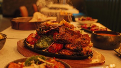 5 mango cafe bar grill 1